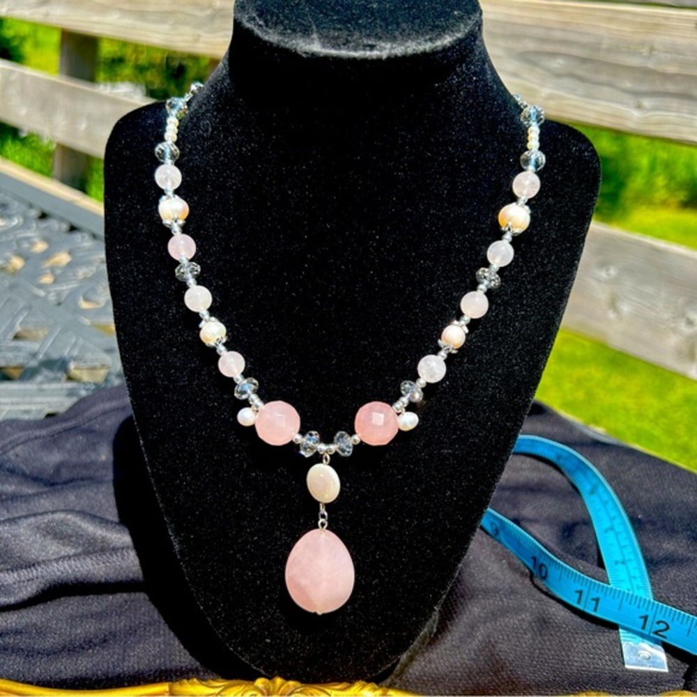 Elegant Rose Quartz, Crystal and FreshwaterPearl Necklace